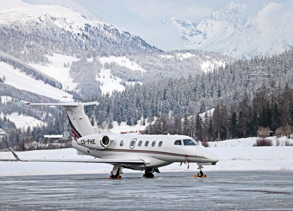 plane, travel, vacations, flight, st moritz, to travel, frost, cold, winter, landscape, airport, switzerland, swiss alps, alps, mountains, private plane, graubünden, engadin, samedan, 1707 m above sea level, m, samedan airport, engadin-airport, highest airfield in europe, nature, private jet, runway, icy