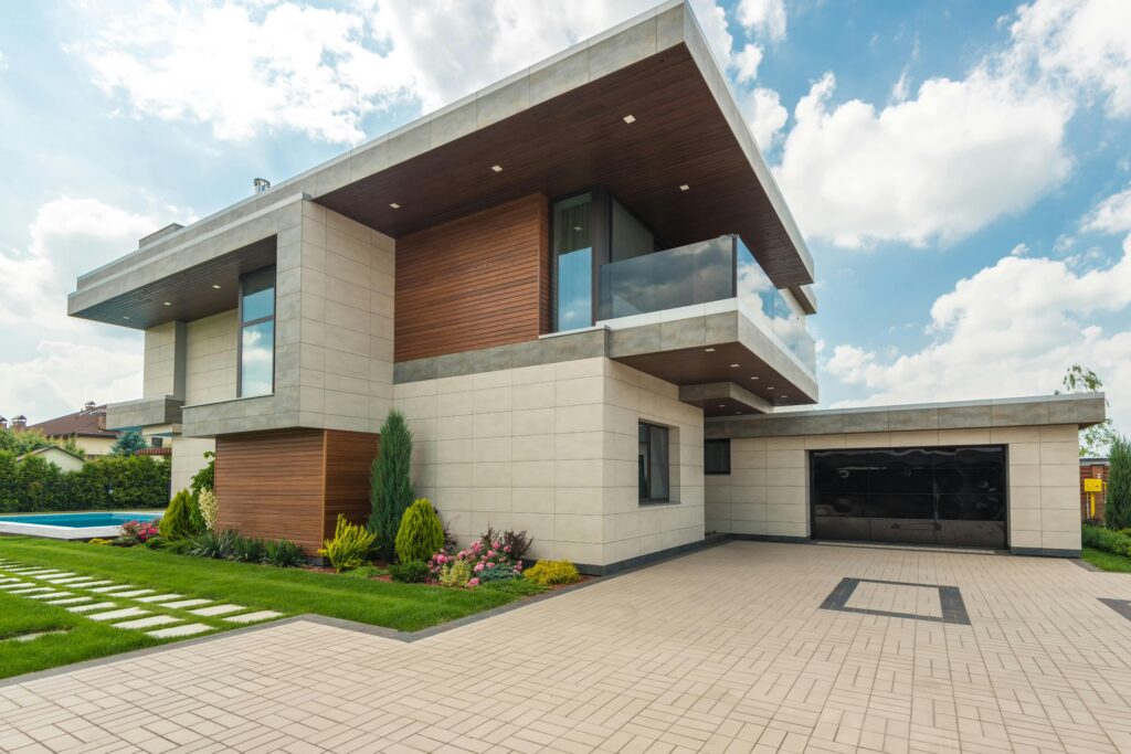 Contemporary high-value home covered by private client high net worth insurance